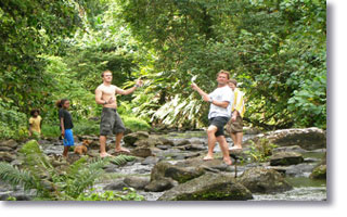 Trekking, bushwalking+Espiritu Santo